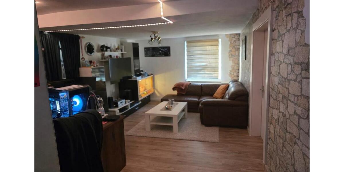 Dachgeschoßwohnung Helsa - 5 Zimmer, 102 m&sup2;, 650&euro; | Angebot:26121915