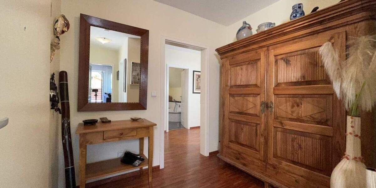 Etagenwohnung Kassel Harleshausen - 4 Zimmer, 127 m&sup2;, 350.000&euro; | Angebot:25674214