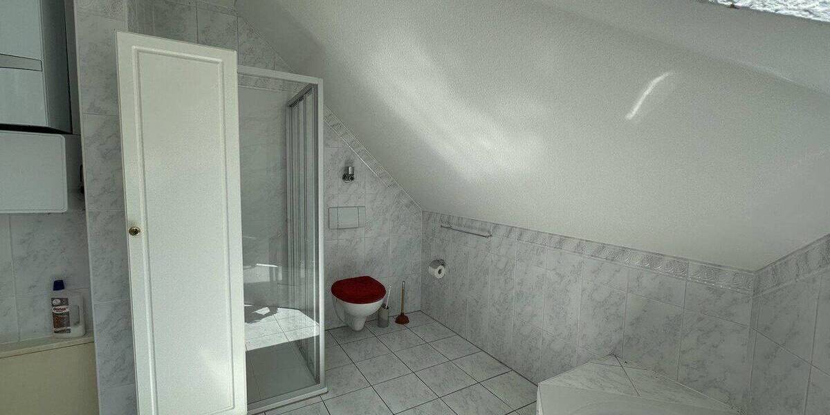 Etagenwohnung Kassel Bad Wilhelmshöhe - 3 Zimmer, 106 m&sup2;, 1.100&euro; | Angebot:26825326