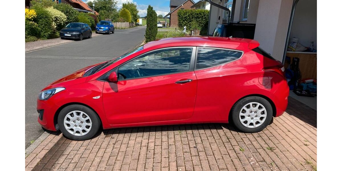 Hyundai i30 140.200 km 4.200 &euro; Kassel 34125