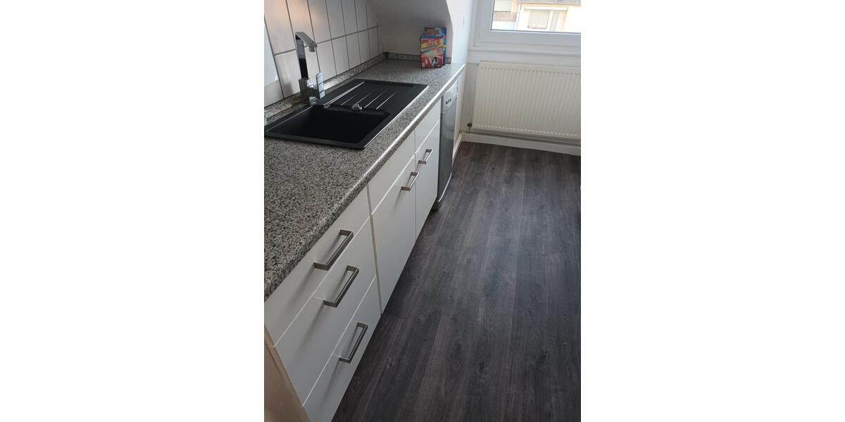 Wunderschöne 3 Z. DG-Wohnung frei zum 01.03.2026 3 zimmer