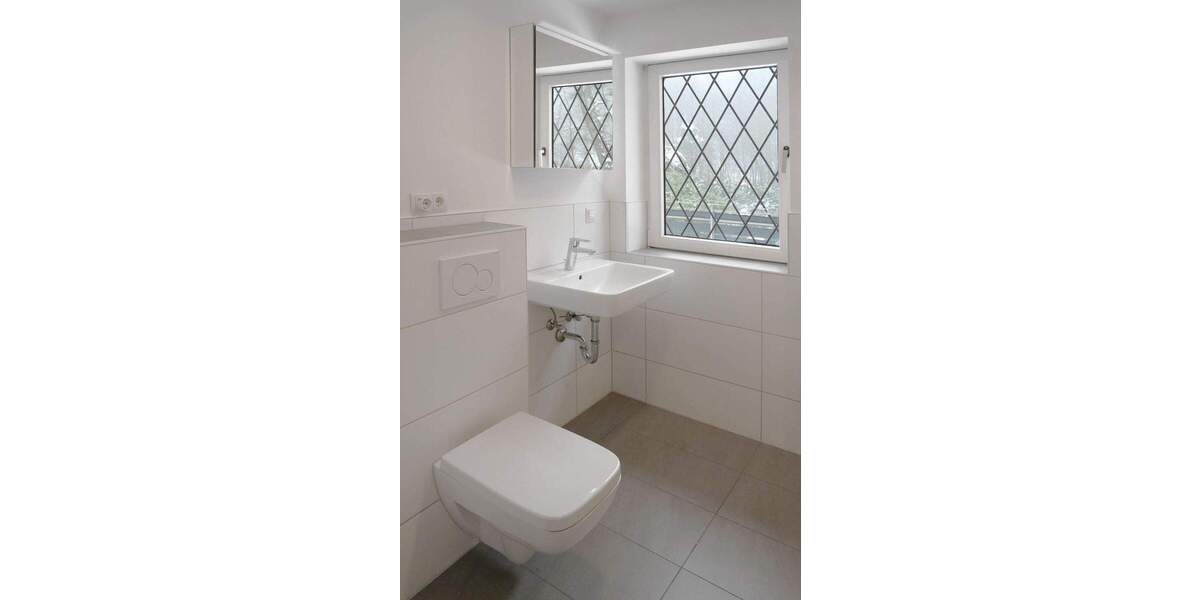 Etagenwohnung Kassel Bad Wilhelmshöhe - 2 Zimmer, 80 m&sup2;, 750&euro; | Angebot:25067049