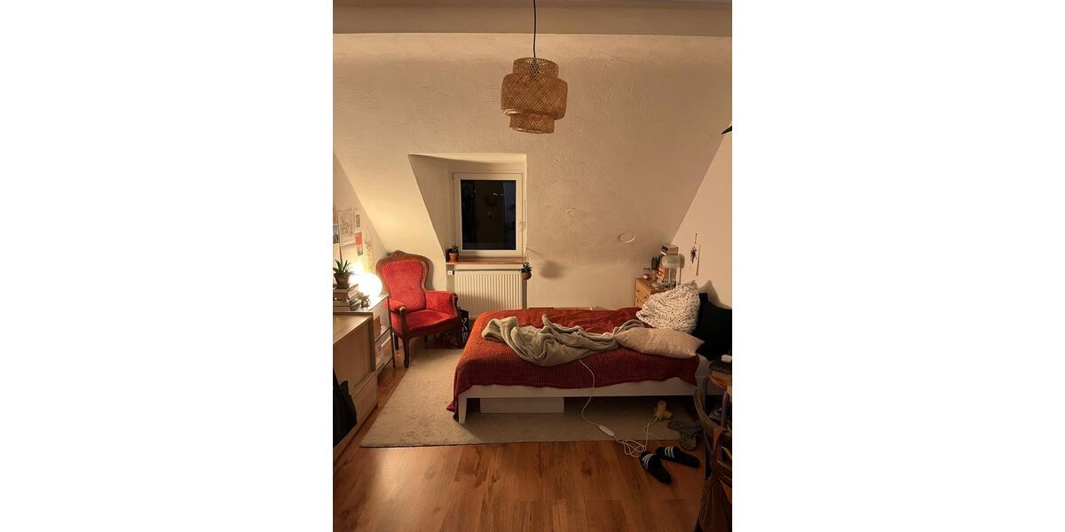 Dachgeschoßwohnung Kassel Vorderer Westen - 16 Zimmer, 280 m&sup2;, 800.000&euro; | Angebot:25907751