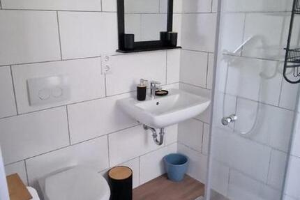 WG Zimmer für Studenten möbliert 1 zimmer