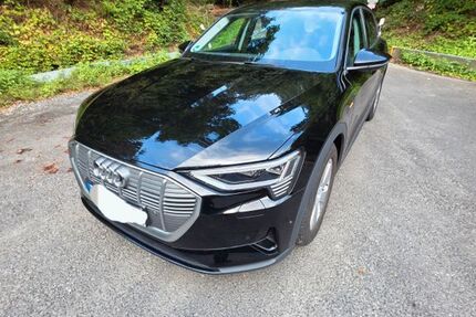 Audi e-tron 70.900 km 31.900 &euro; Hann. Münden 34346