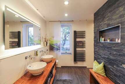 Haus zum Kaufen in Felsberg 599.000 € 425.29 m²