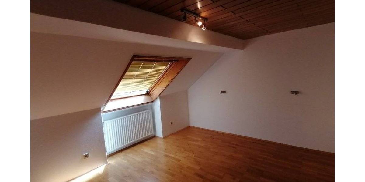Einfamilienhaus Fritzlar / Cappel Cappel - 8 Zimmer, 267 m&sup2;, 275.000&euro; | Angebot:25741004