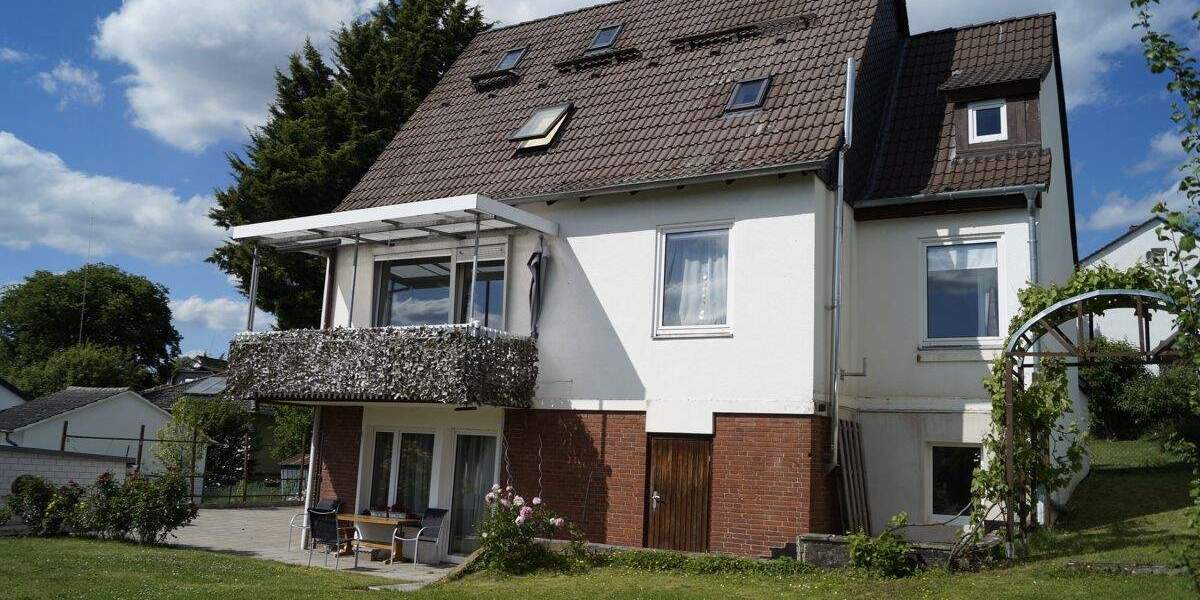 Charmantes 3-Parteienhaus in Kassel-Eichwald - Ruhige Wohnlage im Grünen 8 zimmer