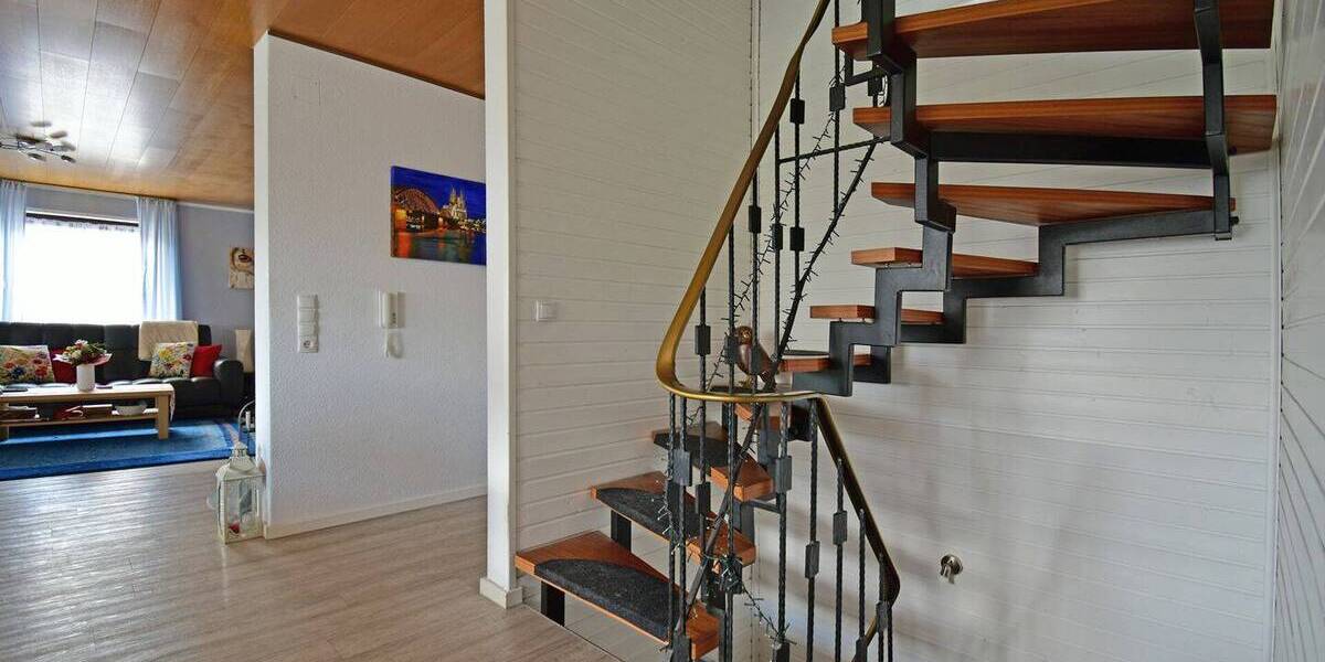 Einfamilienhaus Wolfhagen - 6 Zimmer, 207 m&sup2;, 440.000&euro; | Angebot:26527343