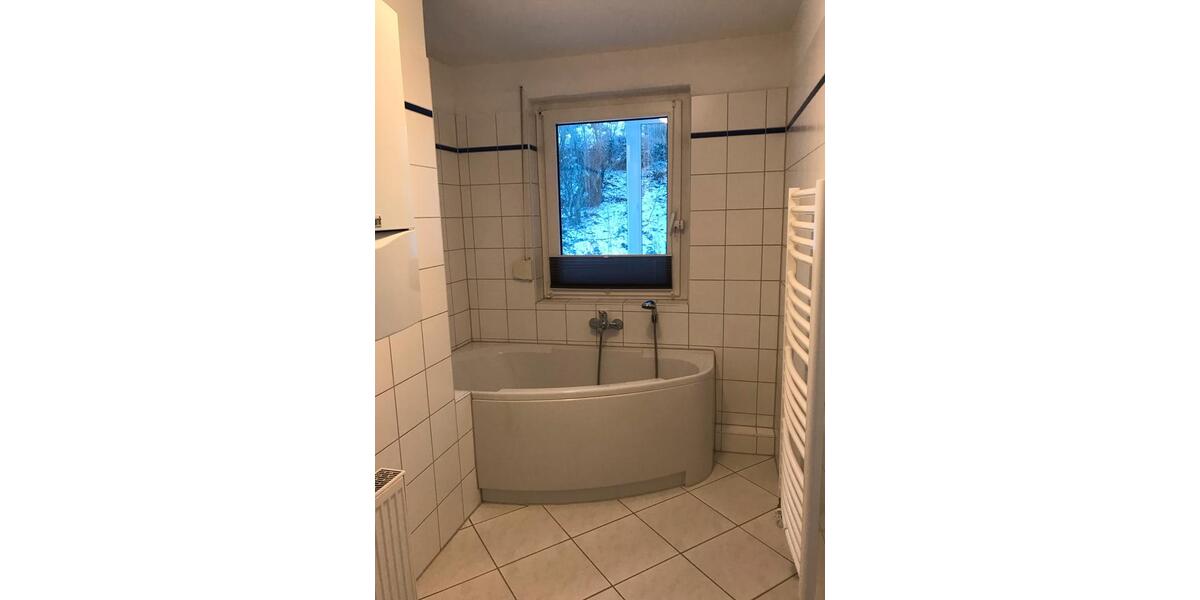 Hochparterre Kassel Bettenhausen - 7 Zimmer, 105 m&sup2;, 1.207&euro; | Angebot:26197318