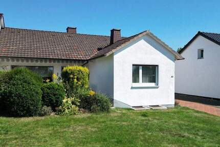 Gepflegte Doppelhaushälfte mit großem Grundstück und Garten in ruhiger Wohnlage von Vellmar! 4 zimmer