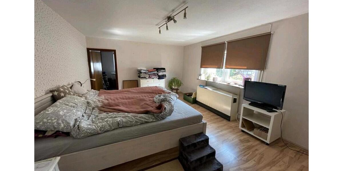 Einfamilienhaus Hofgeismar - 7 Zimmer, 216 m&sup2;, 119.000&euro; | Angebot:27108640