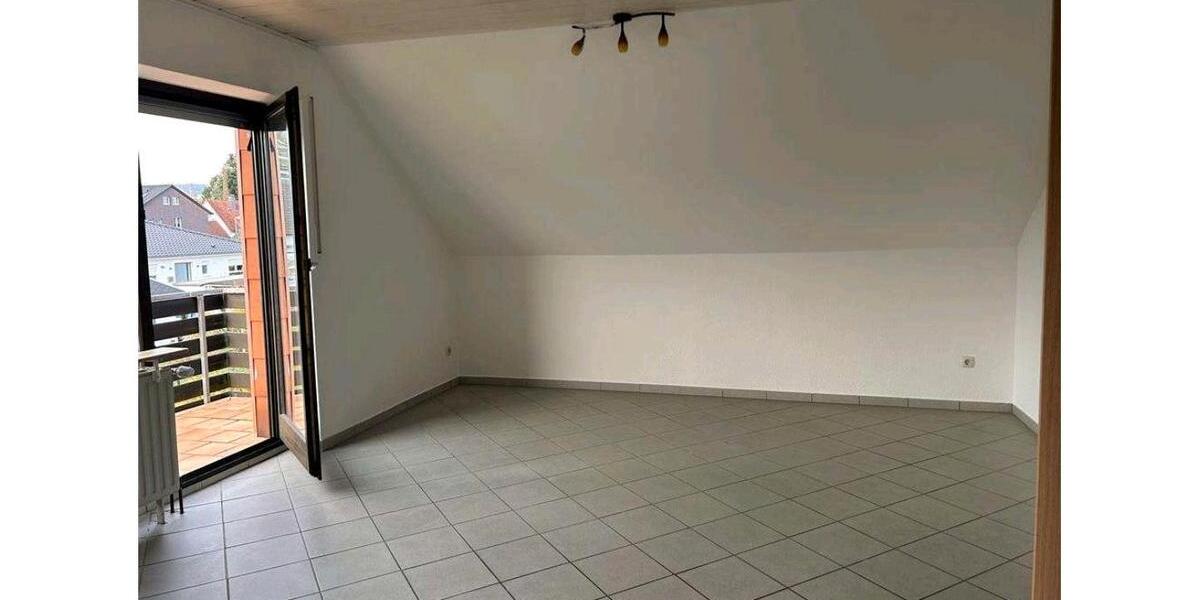 Dachgeschoßwohnung Kassel Südstadt - 3 Zimmer, 74 m&sup2;, 730&euro; | Angebot:25280493