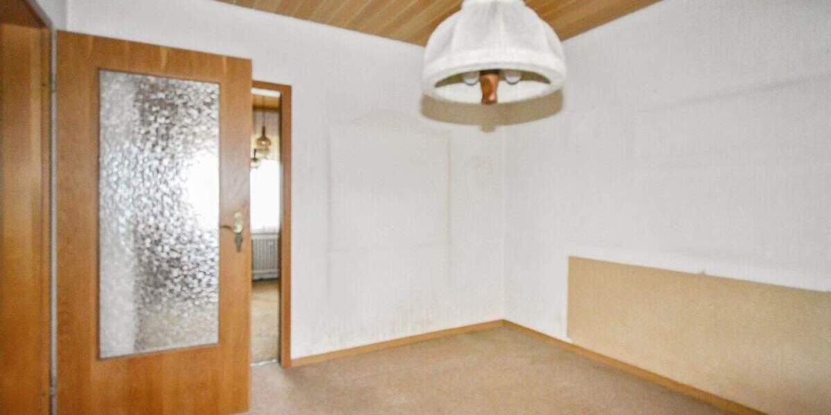 Ruhig gelegenes Zweifamilien-Doppelhaus - Ideal für Familie oder Mehrgenerationenwohnen 8 zimmer