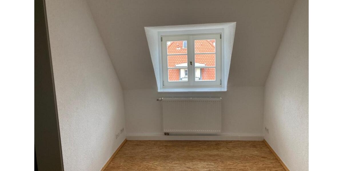 Dachgeschoßwohnung Kassel Fasanenhof - 3 Zimmer, 65 m&sup2;, 250&euro; | Angebot:25475944
