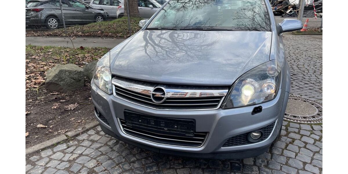 Opel Astra 150.000 km 2.499 &euro; Kassel 34125
