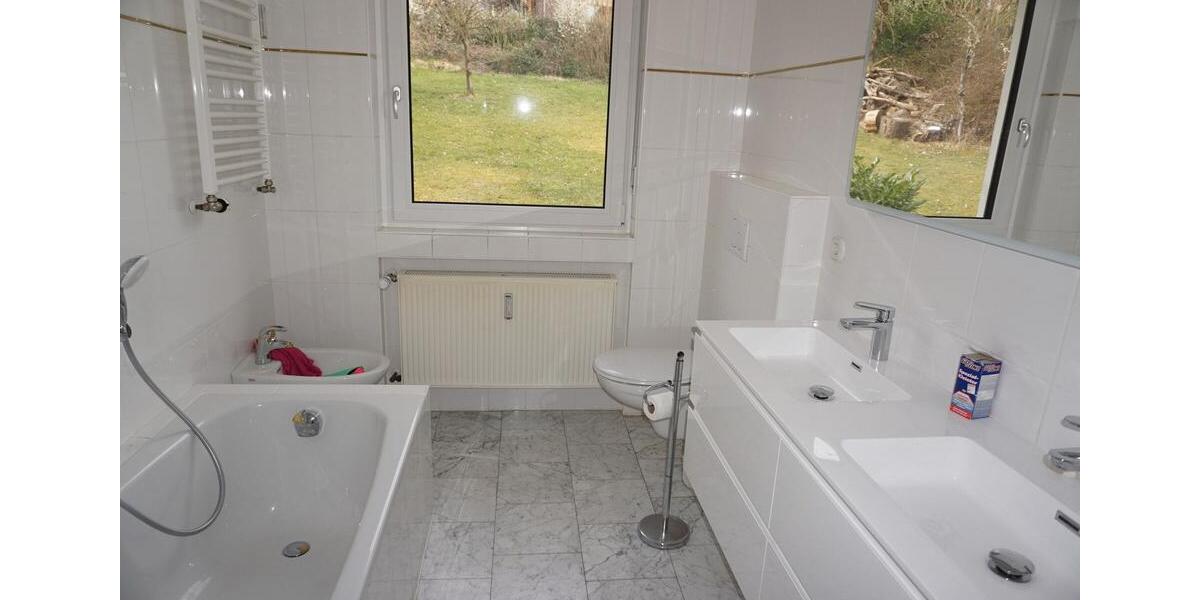 Einfamilienhaus Melsungen - 6 Zimmer, 200 m&sup2;, 1.600&euro; | Angebot:26192357