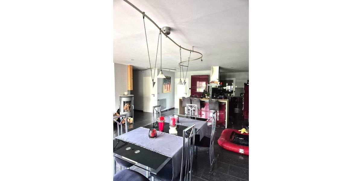 Einfamilienhaus Wolfhagen - 4 Zimmer, 120 m&sup2;, 350.000&euro; | Angebot:26015343