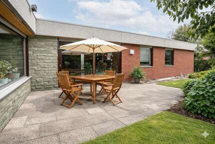 Haus Kassel / Harleshausen Harleshausen - 9 Zimmer, 252 m&sup2;, 590.000&euro; | Angebot:25300470