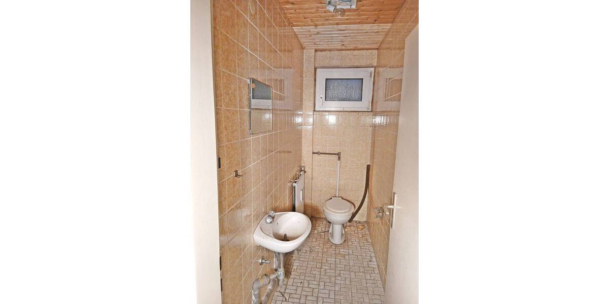 Einfamilienhaus Wolfhagen - 4 Zimmer, 89.000&euro; | Angebot:26026326