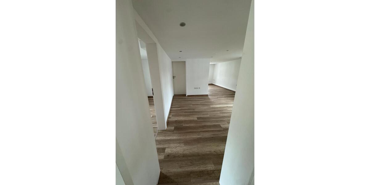 Etagenwohnung Baunatal - 3 Zimmer, 109 m&sup2;, 1.200&euro; | Angebot:27623675