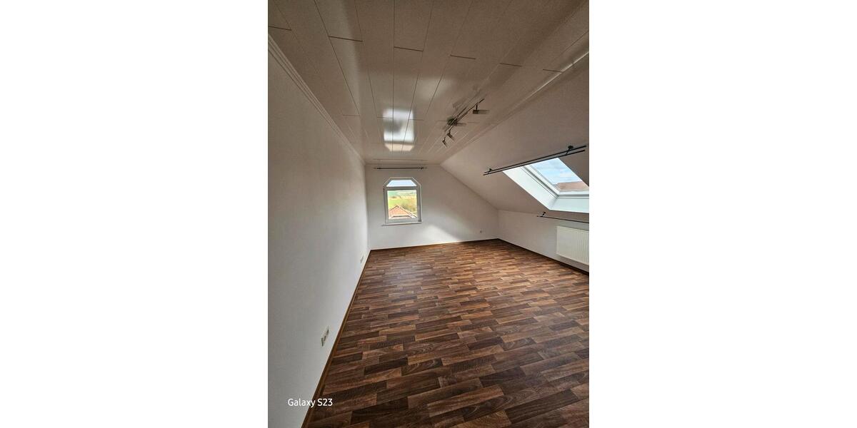 Dachgeschoßwohnung Hofgeismar - 3 Zimmer, 120 m&sup2;, 900&euro; | Angebot:26302643