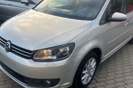 VW Touran 209.000 km 5.300 € Kassel 34123