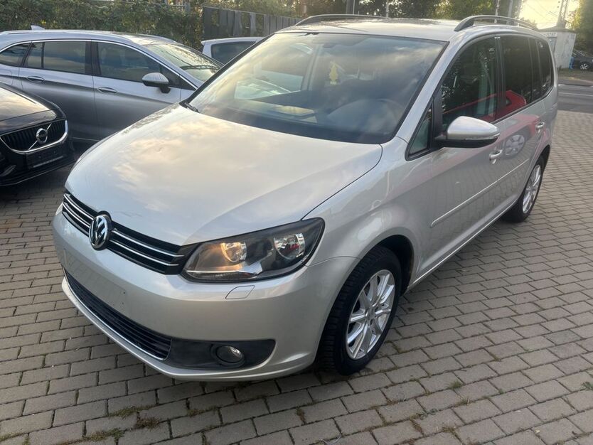 VW Touran 209.000 km 5.300 € Kassel 34123