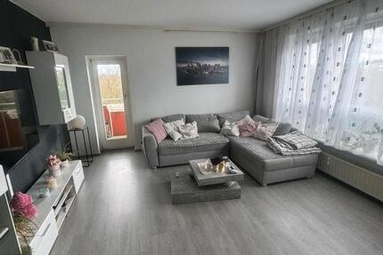 Helle 3-Zimmer-Wohnung (aktuell 2½ Zimmer) mit Balkon 3 zimmer