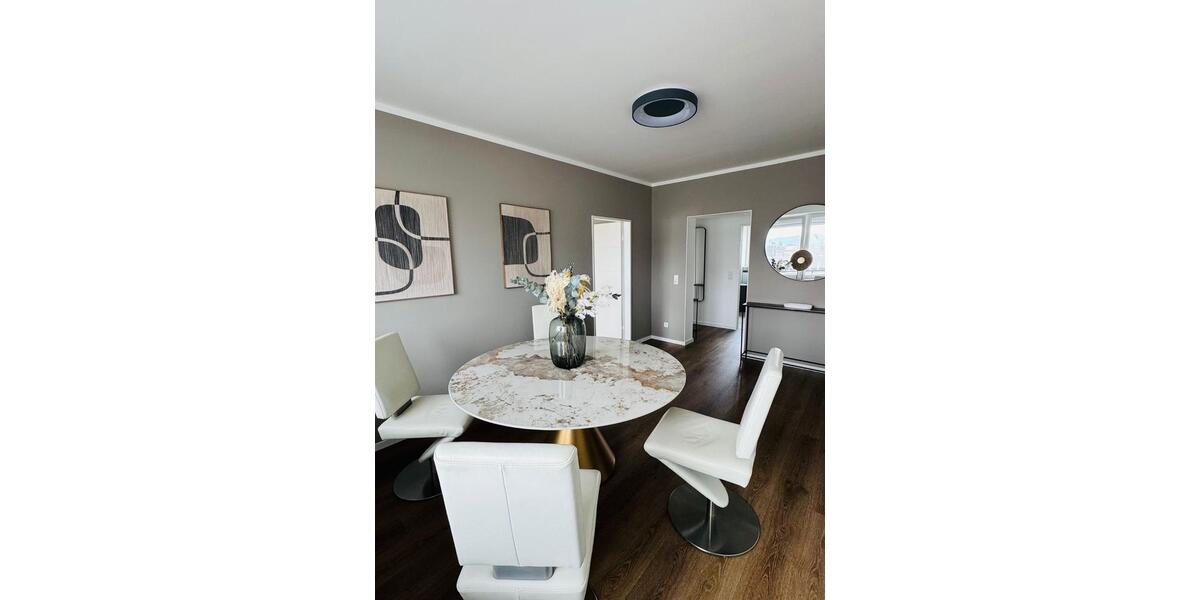 Etagenwohnung Baunatal - 3.5 Zimmer, 90 m&sup2;, 2.500&euro; | Angebot:24522860