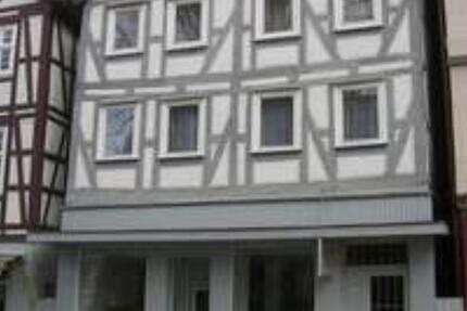 Haus Melsungen - 10 Zimmer, 280 m&sup2;, 350.000&euro; | Angebot:25510390