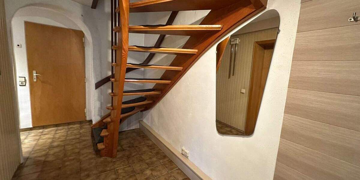 Einfamilienhaus Fritzlar - 6 Zimmer, 145 m&sup2;, 150.000&euro; | Angebot:25670489