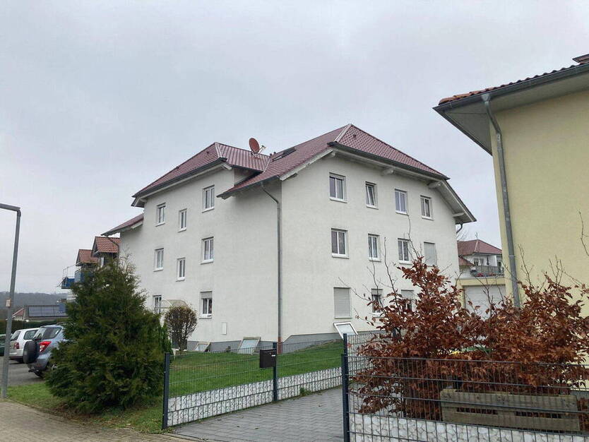 Helle 4-Zimmer-Erdgeschoßwohnung mit privatem Garten in ruhiger Lage