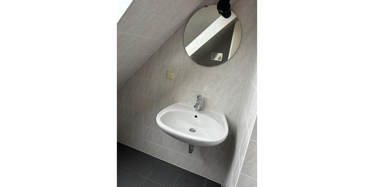 Charmante 2-Zimmer DG Wohnung in Kassel-Oberzwehren 2 zimmer