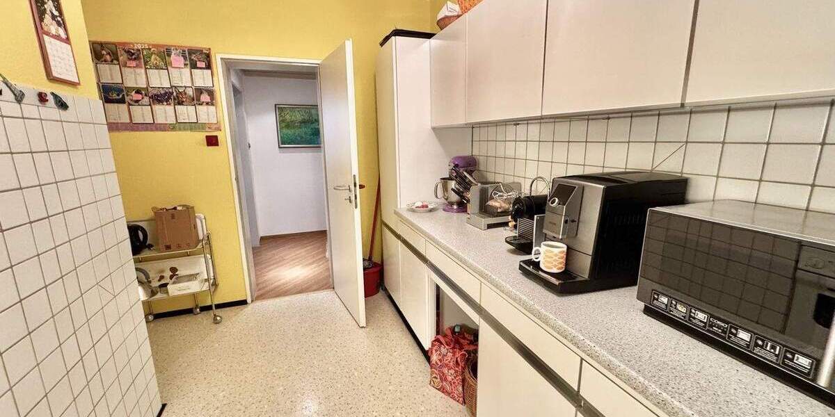 Repräsentatives, modernisiertes MFH mit zusätzlicher Bebauungsoption in bester Lage von Melsungen-Stadt zimmer