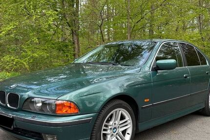 BMW 523