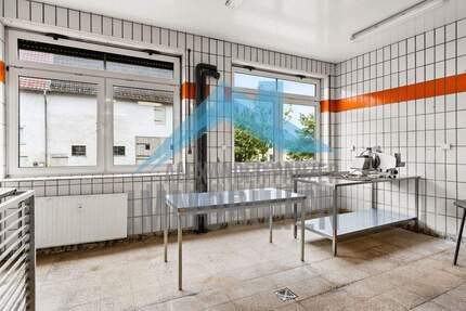 Sie suchen Lager oder eine Produktionsfläche oder haben eine Geschäftsidee? zimmer