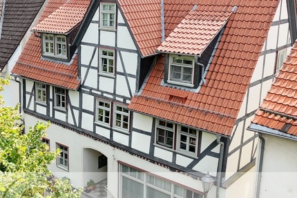 Modernes Wohnen im historischen Ambiente – teilbar, Balkon, Innenhof, ökologisch saniert mitten im S - Wohnung Zierenberg | Angebot:27473597