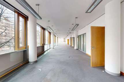 Büro in Berlin 11.424 € 476 m²