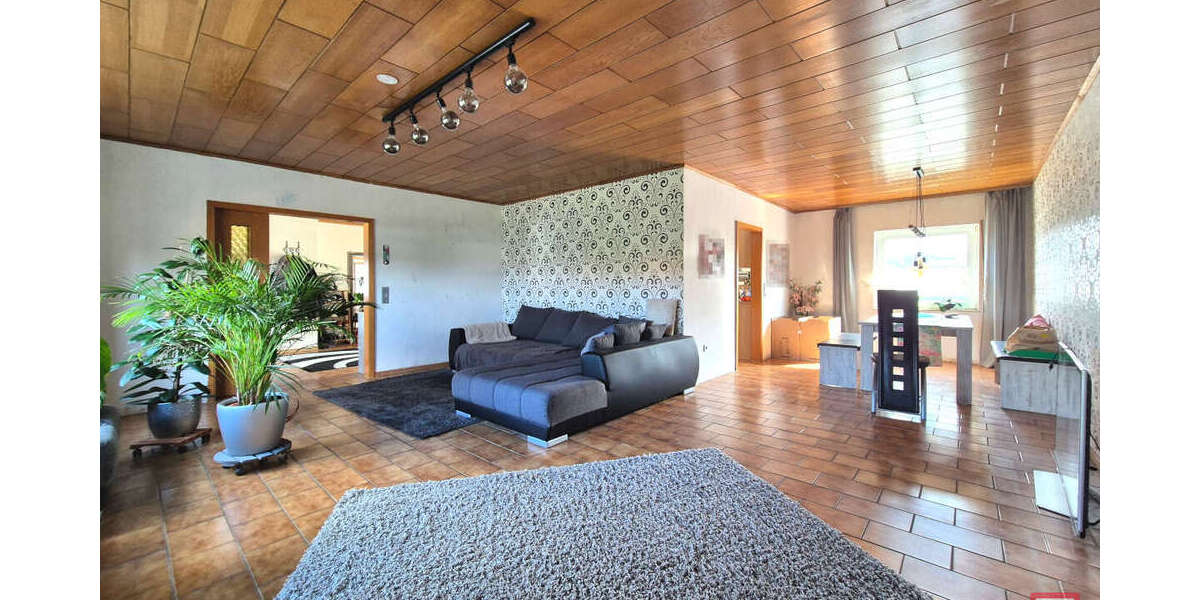 Einfamilienhaus Calden - 9 Zimmer, 260 m&sup2;, 289.000&euro; | Angebot:26015094