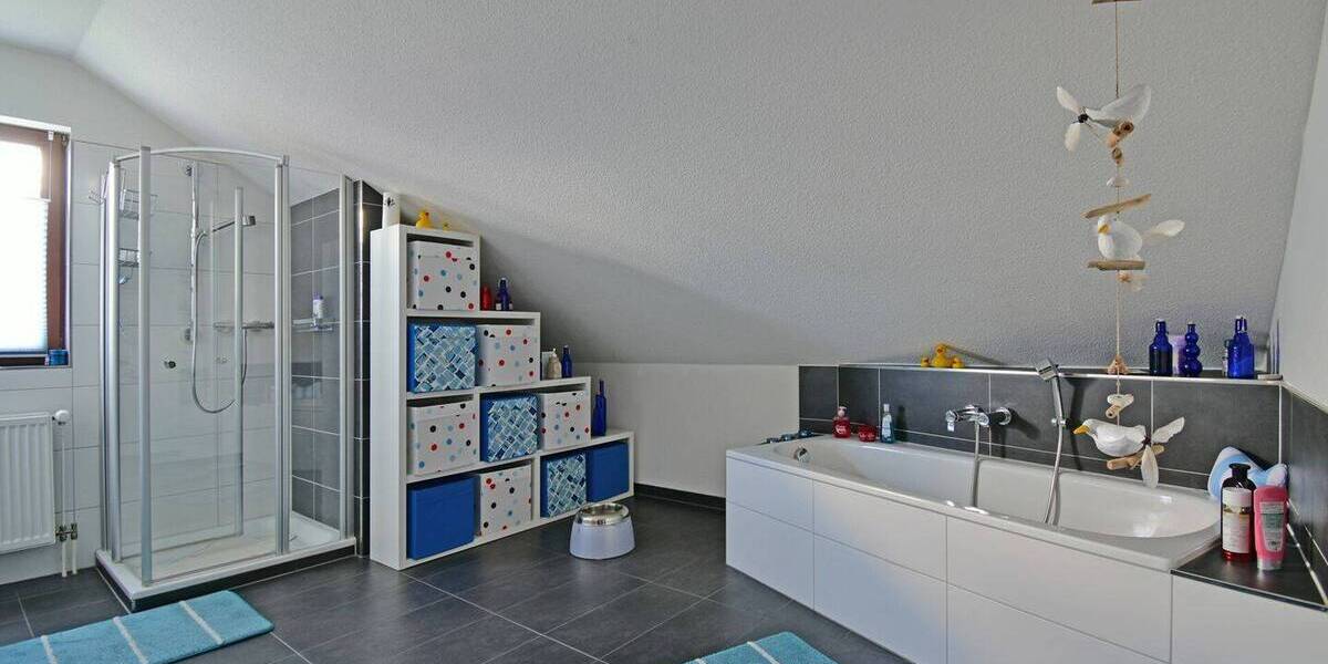 Einfamilienhaus Wolfhagen - 6 Zimmer, 207 m&sup2;, 440.000&euro; | Angebot:26527343