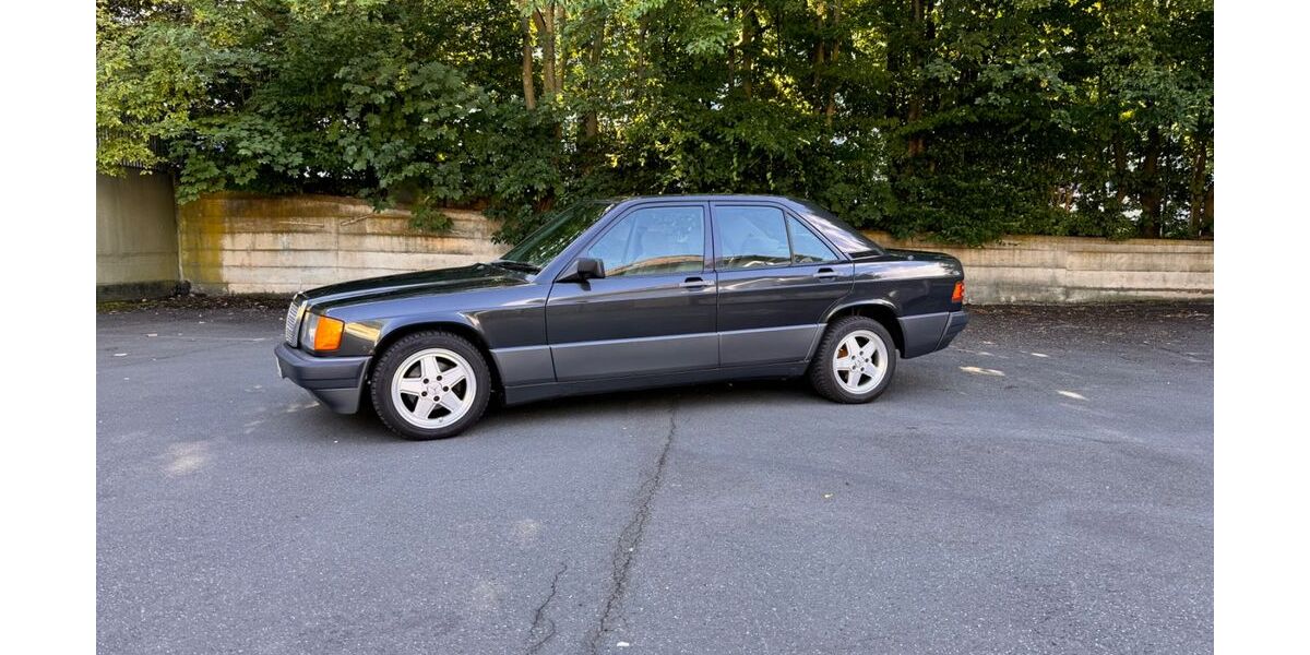 Mercedes-Benz 190 271.500 km 5.900 &euro; Kassel 34121