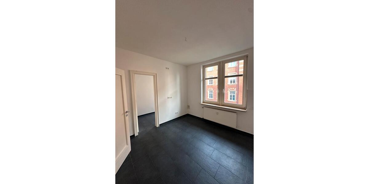 Große, lichtdurchflutete Wohnung - zentral & dennoch ruhig 5 zimmer