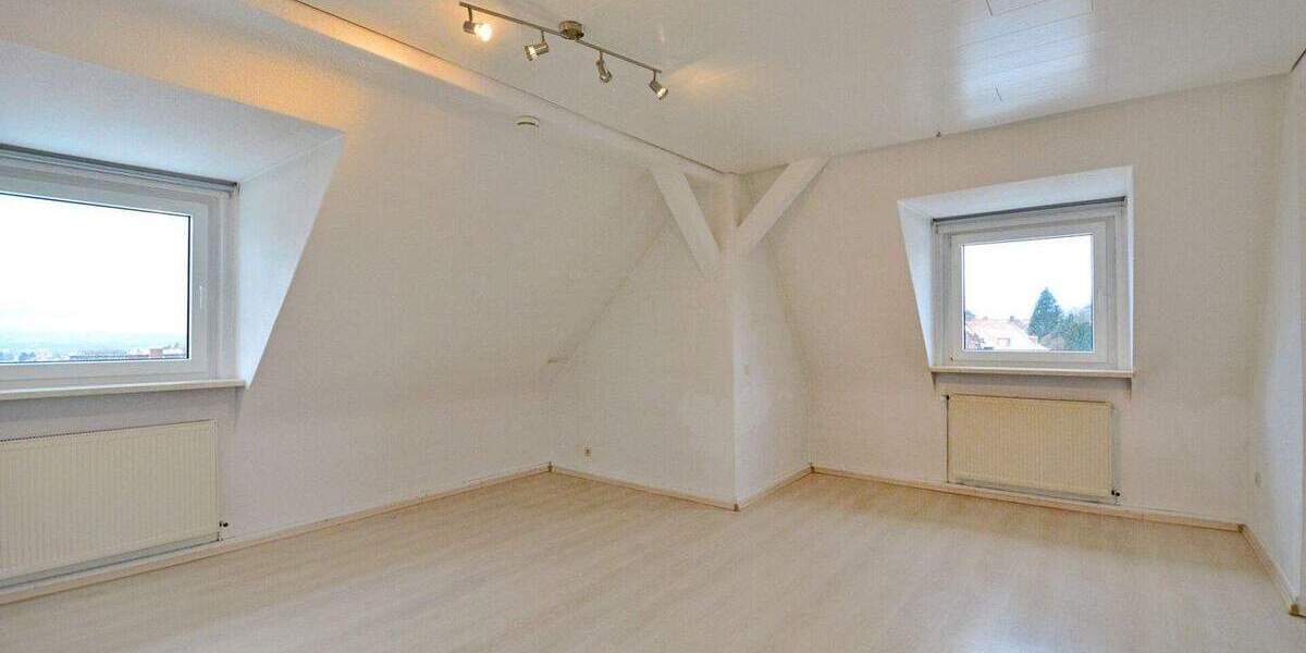 Freie DG Wohnung in beliebter Lage KS-Fasanenhof 3 zimmer