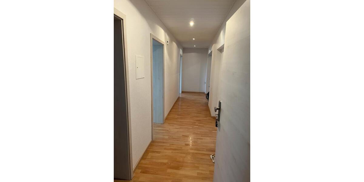 Etagenwohnung Naumburg - 4 Zimmer, 115 m&sup2;, 850&euro; | Angebot:25178356