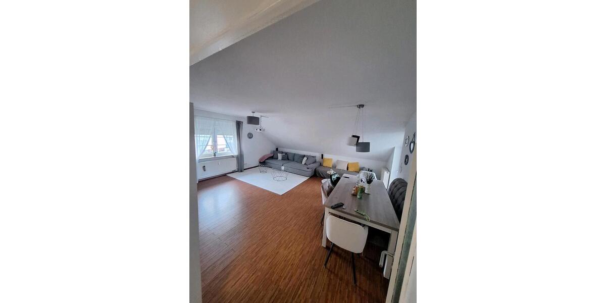 3 Zimmer Küche Bad DG Wohnung zu vermieten 3 zimmer