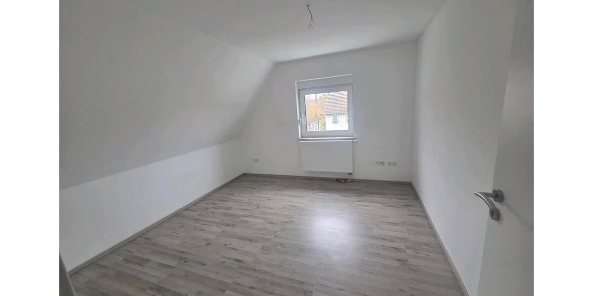 Dachgeschoßwohnung Kassel Bettenhausen - 3 Zimmer, 60 m&sup2;, 800&euro; | Angebot:26241360