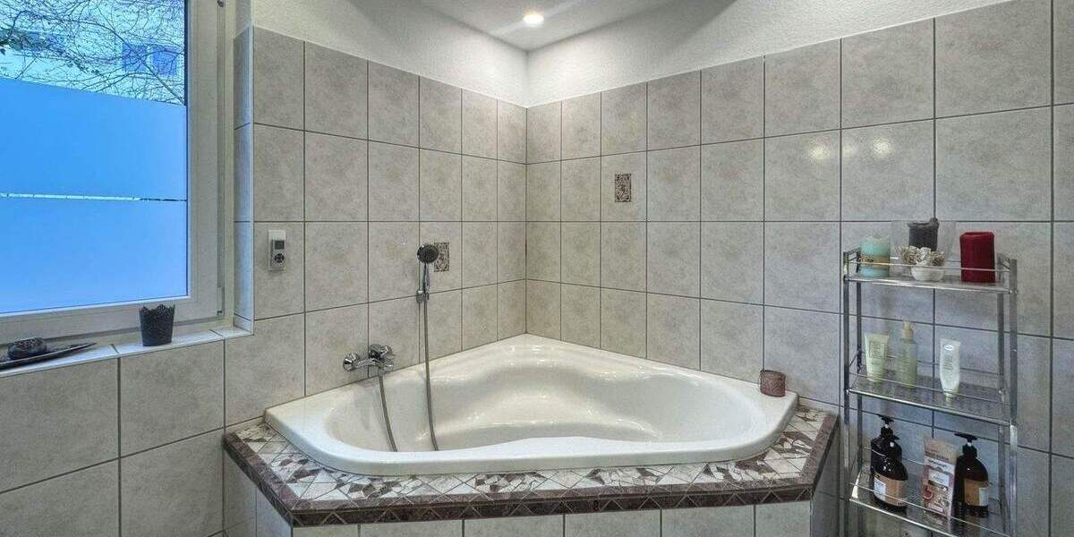 Modernisiertes Einfamilienhaus mit vielen Highlights und großzügigem Grundriss in urbaner Wohnlage von Kassel 5 zimmer