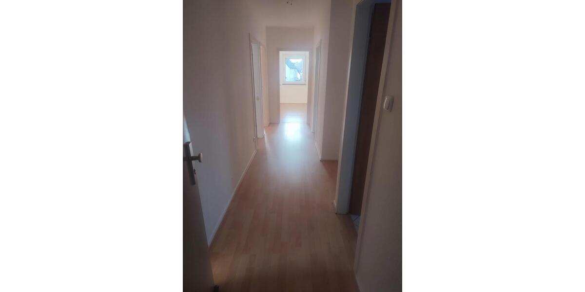 Dachgeschoßwohnung Kassel Fasanenhof - 3 Zimmer, 67 m&sup2;, 670&euro; | Angebot:26135598