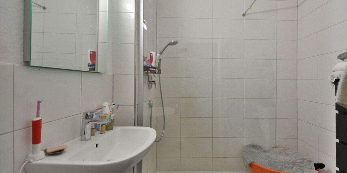 Etagenwohnung Kassel Mitte - 3 Zimmer, 100 m&sup2;, 260.000&euro; | Angebot:24720720